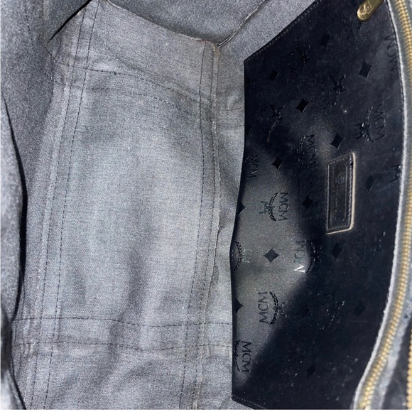 Authentic vintage MCM black shoulder tote (very good condition) and clean - Picture 6 of 11